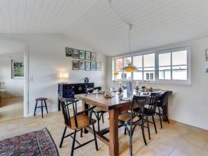 Posezení v ubytování Holiday Home Vivina - 250m from the sea by Interhome