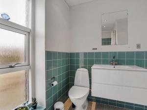 Koupelna v ubytování Holiday Home Soria - 300m from the sea by Interhome