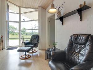Posezení v ubytování Holiday Home Mayke - 900m from the sea by Interhome