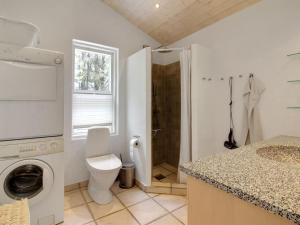 Koupelna v ubytování Holiday Home Siljana - 1km from the sea by Interhome
