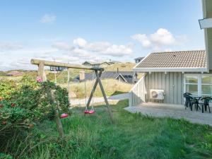 Zahrada ubytování Holiday Home Anne - 100m from the sea by Interhome
