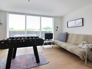 Posezení v ubytování Holiday Home Mildrid - 200m from the sea by Interhome