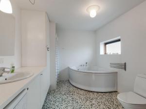 Koupelna v ubytování Holiday Home Mildrid - 200m from the sea by Interhome + 18 fotografií