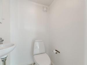 Koupelna v ubytování Holiday Home Mildrid - 200m from the sea by Interhome