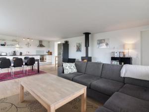 Posezení v ubytování Holiday Home Mildrid - 200m from the sea by Interhome