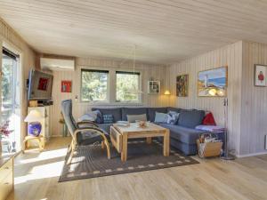 Posezení v ubytování Holiday Home Birgid - 900m from the sea by Interhome