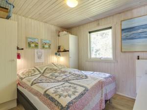 Postel nebo postele na pokoji v ubytování Holiday Home Birgid - 900m from the sea by Interhome + 16 fotografií