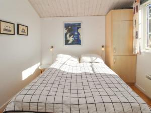 Postel nebo postele na pokoji v ubytování Holiday Home Anya - 650m from the sea by Interhome