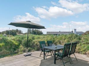 Zahrada ubytování Holiday Home Bertil - 400m from the sea by Interhome