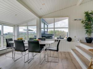 Posezení v ubytování Holiday Home Bertil - 400m from the sea by Interhome