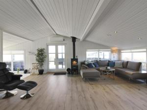 Posezení v ubytování Holiday Home Bertil - 400m from the sea by Interhome