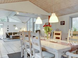 Posezení v ubytování Holiday Home Antonella - 850m from the sea by Interhome