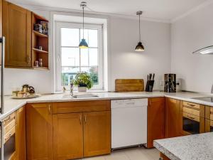 O bucătărie sau chicinetă la Holiday Home Adelina - 500m from the sea by Interhome +27 fotografii