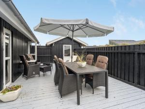 Balkón nebo terasa v ubytování Holiday Home Arwen - 200m from the sea by Interhome
