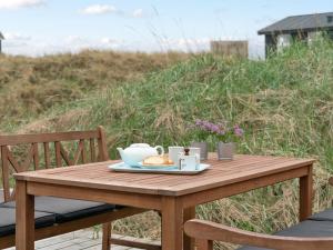 Nápoje v ubytování Holiday Home Mylius - 100m from the sea by Interhome