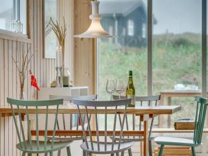 Nápoje v ubytování Holiday Home Mylius - 100m from the sea by Interhome