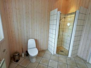 Koupelna v ubytování Holiday Home Hadar - 100m from the sea by Interhome + 8 fotografií