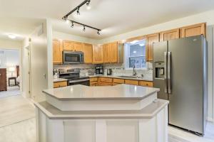 Gallery image of Blakeslee Home with Private Hot Tub, 5 Mi to Skiing! in Blakeslee
