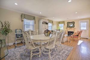 Imagen de la galería de Jersey Shore Getaway with Grill Walk to Beach!, en Belmar