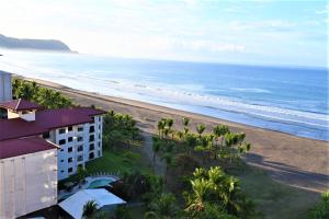 Loftmynd af Jacó beachfront condo with beautiful sunsets