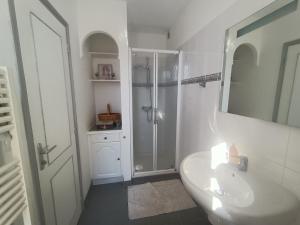 Kúpeľňa v ubytovaní Maison paisible avec parking