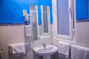 Phòng tắm tại Hostal Montaloya