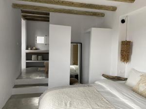 A bed or beds in a room at Vista Las Colinas