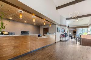 Afbeelding uit fotogalerij van Best Western Plus Forest Park Inn in Gilroy