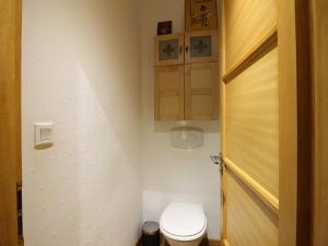 Kúpeľňa v ubytovaní Appartement Splendide T3 à La Bourboule, Proche Parc Fenestre et Thermes - FR-1-608-239 + 8 fotografií