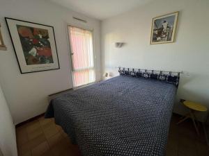 Posteľ alebo postele v izbe v ubytovaní Charmant 2 pièces proche plage, parking, animaux admis - FR-1-702-47