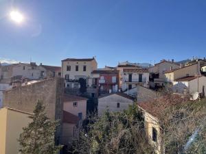 - une vue sur une ville avec des bâtiments dans l'établissement Appartement Banyuls-sur-Mer, 3 pièces, 4 personnes - FR-1-225C-115, à Banyuls-sur-Mer