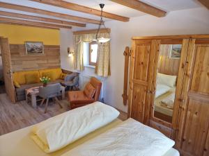 A bed or beds in a room at Badhaus