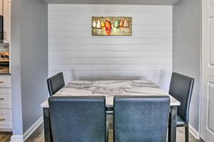 デスティンにあるDestin Apt with Pool Access in Indian Lake!のギャラリーの写真