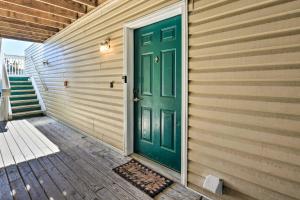 デスティンにあるDestin Apt with Pool Access in Indian Lake!のギャラリーの写真