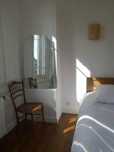Zdjęcie z galerii obiektu Villa du Mont Joly, écrin de verdure proche mer ! w mieście Touques