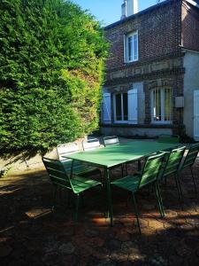 Zdjęcie z galerii obiektu Villa du Mont Joly, écrin de verdure proche mer ! w mieście Touques