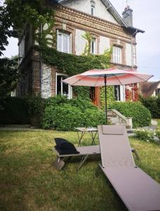 Zdjęcie z galerii obiektu Villa du Mont Joly, écrin de verdure proche mer ! w mieście Touques