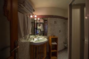Koupelna v ubytování Riad Raouia HAMMAM & SPA + 37 fotografií