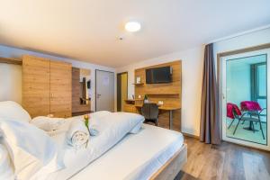 TV a/nebo společenská místnost v ubytování Hotel Kristall-Saphir Superior