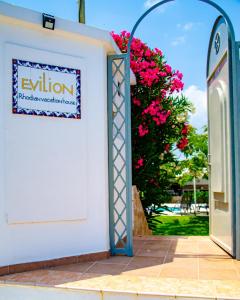 Fotografia z galérie ubytovania Evilion Villa v destinácii Gennadi