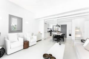 Posedenie v ubytovaní Philosophia Luxury Villa