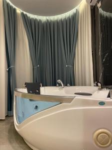 Koupelna v ubytování Hotel Qetesia-Te Indriti