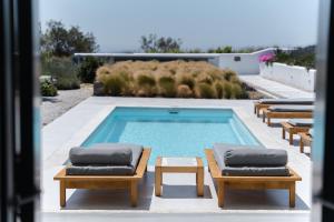 Bazén v ubytovaní Philosophia Luxury Villa alebo v jeho blízkosti