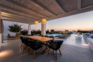 Balkón alebo terasa v ubytovaní Philosophia Luxury Villa