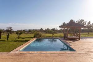 Bazén v ubytování Villa con piscina Ibiza centro nebo v jeho okolí