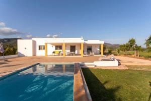 Bazén v ubytování Villa con piscina Ibiza centro nebo v jeho okolí