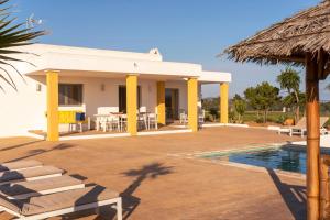 Bazén v ubytování Villa con piscina Ibiza centro nebo v jeho okolí