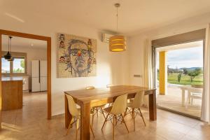 Kuchyň nebo kuchyňský kout v ubytování Villa con piscina Ibiza centro