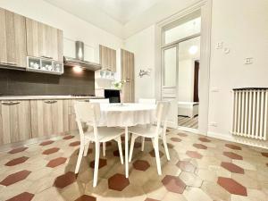 A kitchen or kitchenette at PALAZZO LA ZAGARA