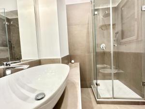 A bathroom at PALAZZO LA ZAGARA